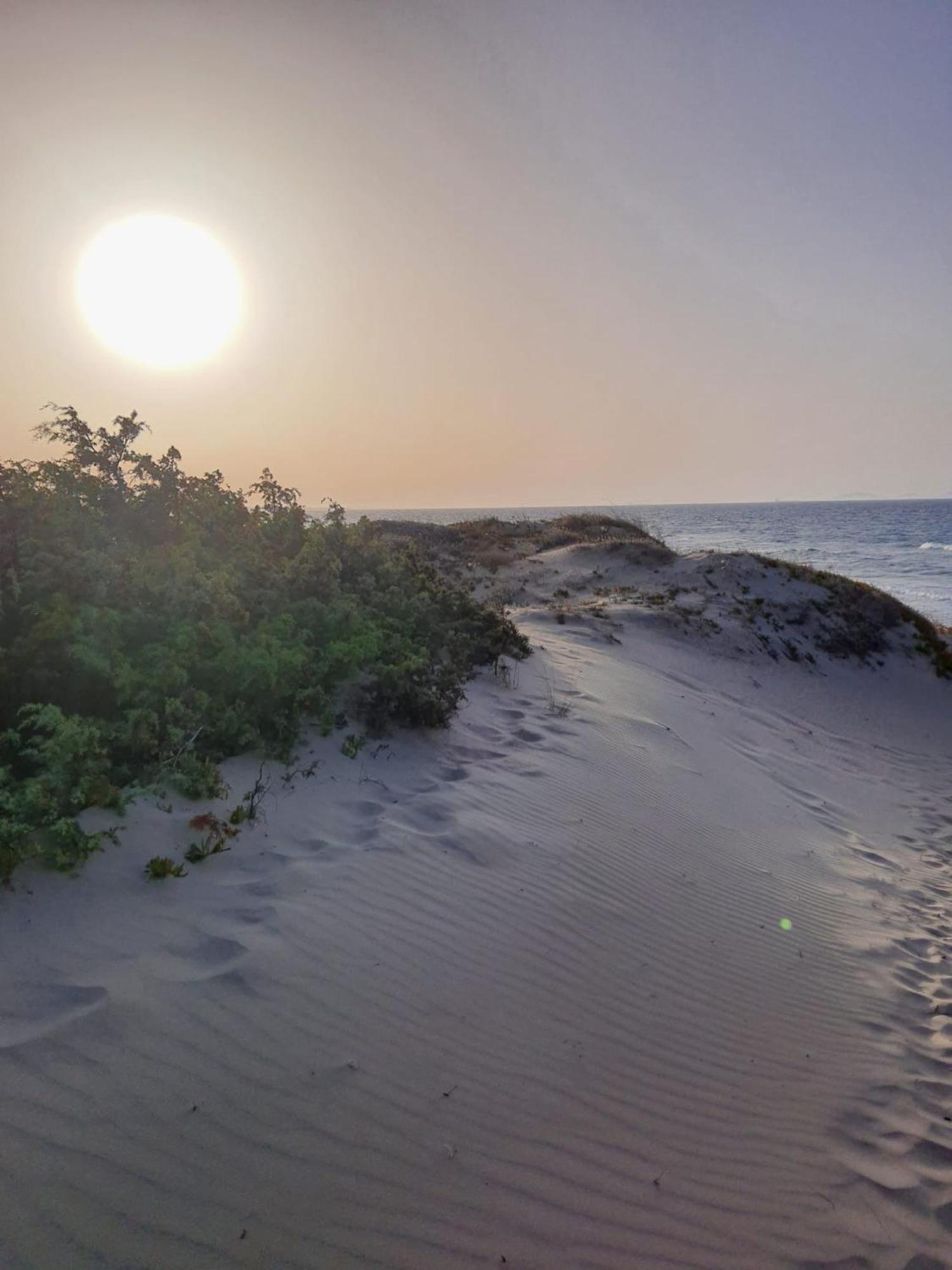 Il Tramonto Sulle Dune Badesi Esterno foto