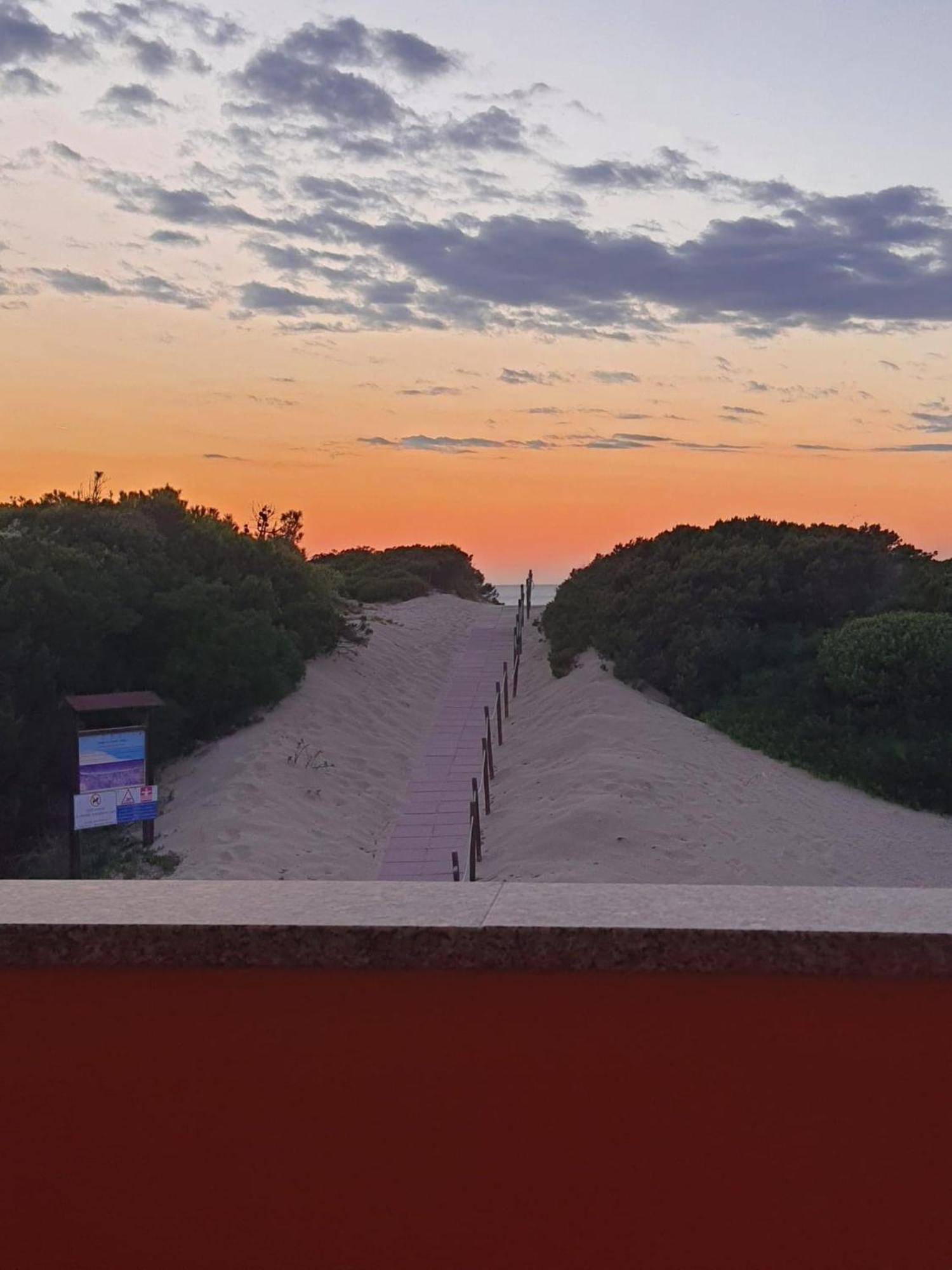 Il Tramonto Sulle Dune Badesi Esterno foto